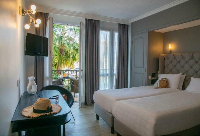 Номер Стандарт с Балконом, Golden Tulip Cannes Hotel De Paris