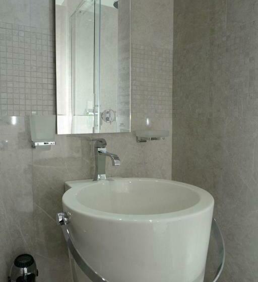 Апартаменты 1 Спальня, Golden Tulip Cannes Hotel De Paris