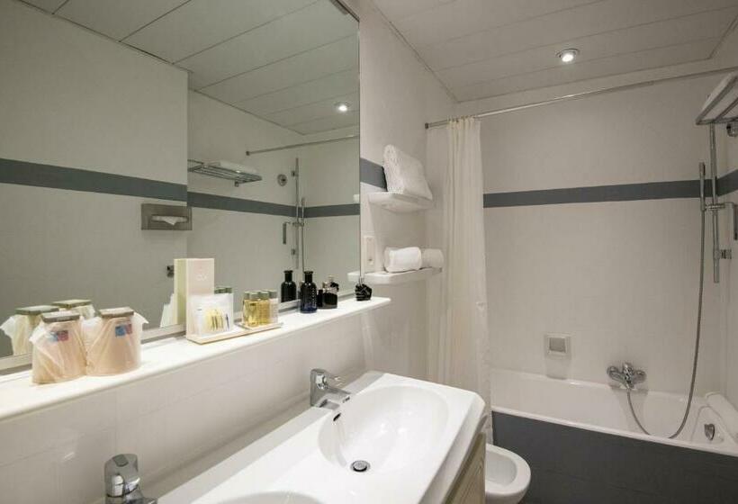 סוויטה, Golden Tulip Cannes Hotel De Paris