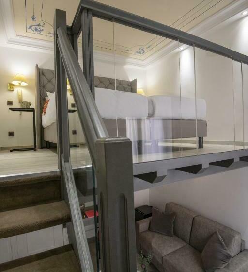 חדר סטנדרט לארבעה, Golden Tulip Cannes Hotel De Paris
