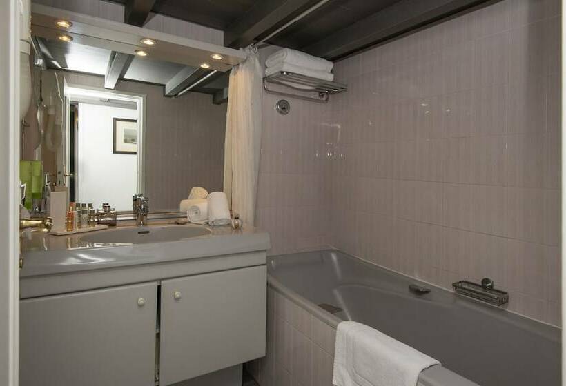 Номер Стандарт Трехместный, Golden Tulip Cannes Hotel De Paris