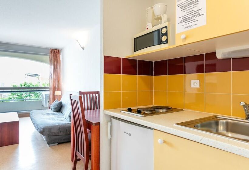 Студио Стандарт Вид на Бассейн, Vacanceole  Residence Le Saint Clair