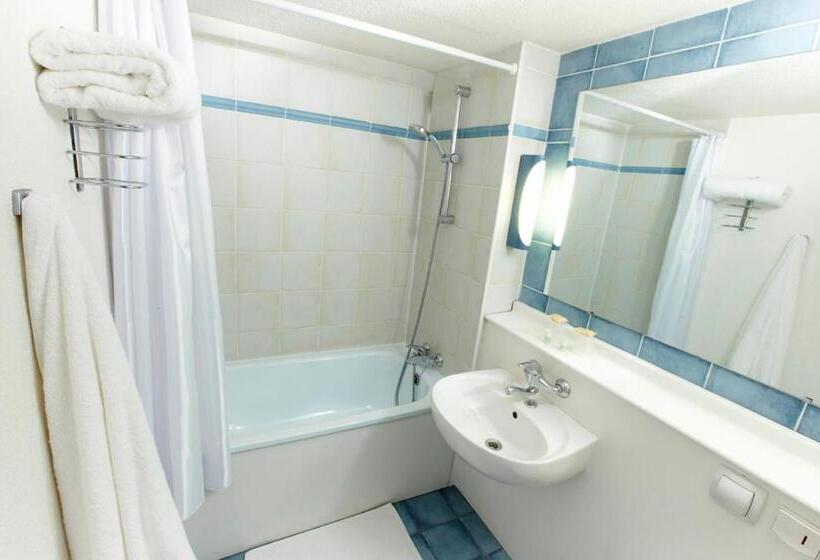 Номер Стандарт Трехместный, Campanile Charleville Mezieres