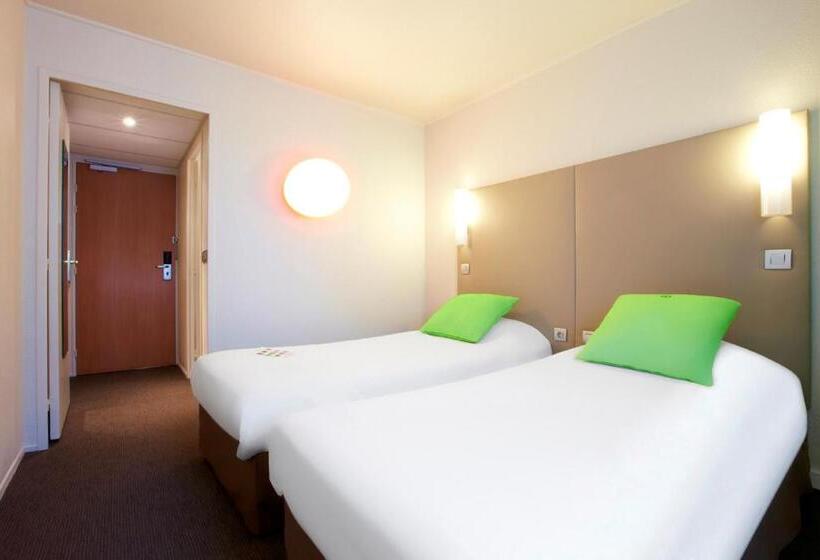 Номер Стандарт Трехместный, Campanile Paris Ouest Nanterre La Defense