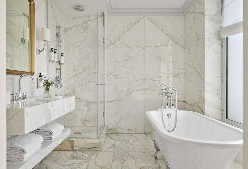 Suite, Du Louvre In The Unbound Collection By Hyatt