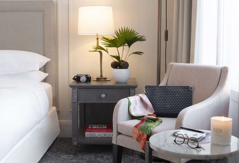 Suite Familiale, Du Louvre In The Unbound Collection By Hyatt