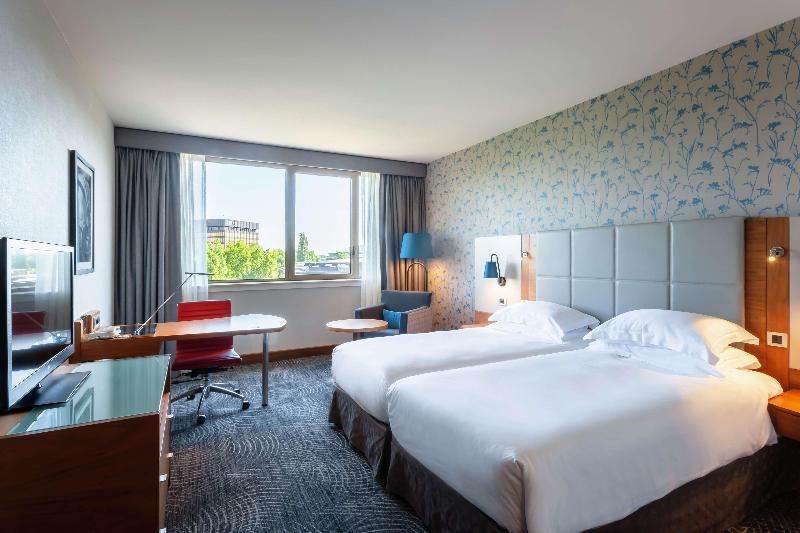 Номер Deluxe, Hilton Strasbourg