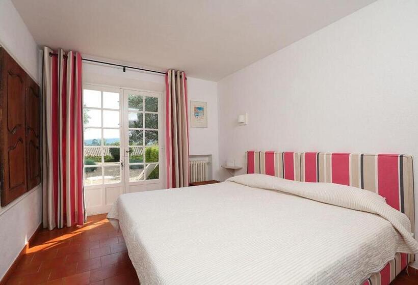 Номер Стандарт с Террасой, Hôtel La Figuière