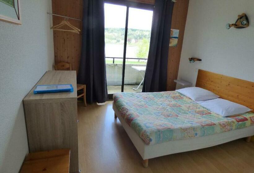 Quarto Estandar com Sacada, Restaurant La Chaumiere Du Lac