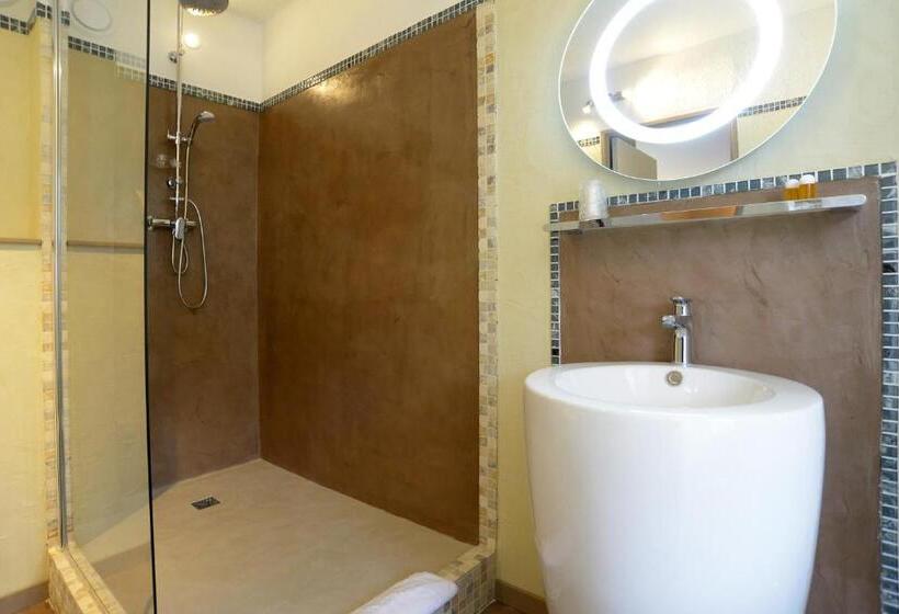 Номер Стандарт, Hôtel Le Belvédère