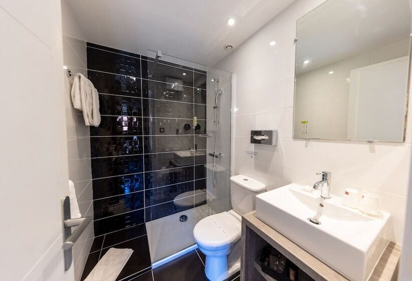 Номер Стандарт Трехместный, Le Madeloc Hôtel & Spa