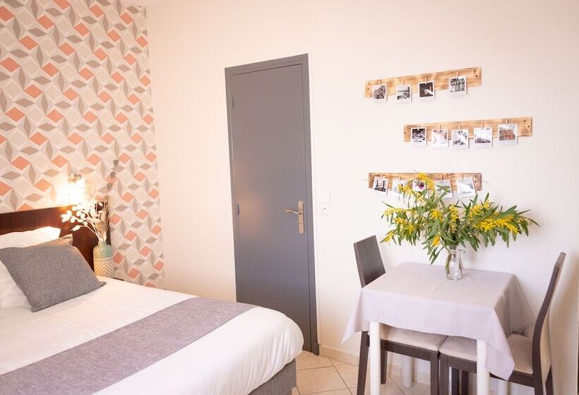 Номер Стандарт, Et Appartements Reine D Azur