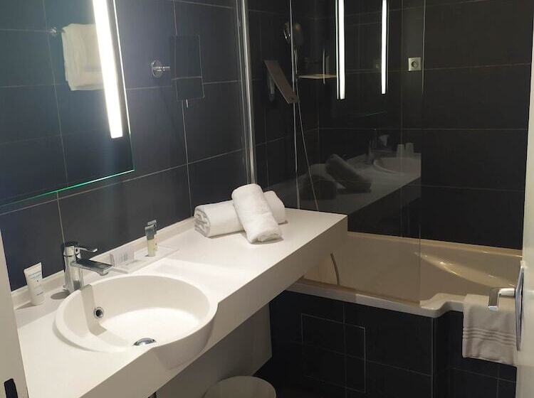 جناح مطلّ علي البحر, Thalazur Antibes   & Spa
