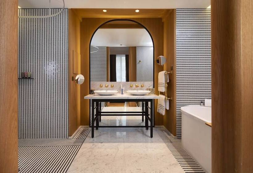 سوییت اجرایی, Hôtel Vernet Champs Elysées Paris