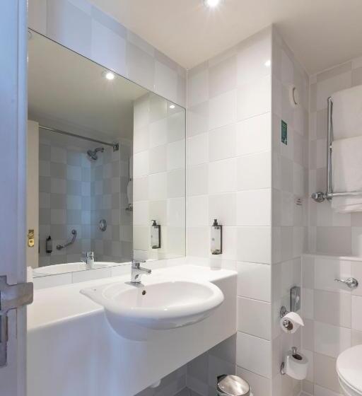 Номер Стандарт 2 Двуспальные Кровати, Holiday Inn Basildon, An Ihg
