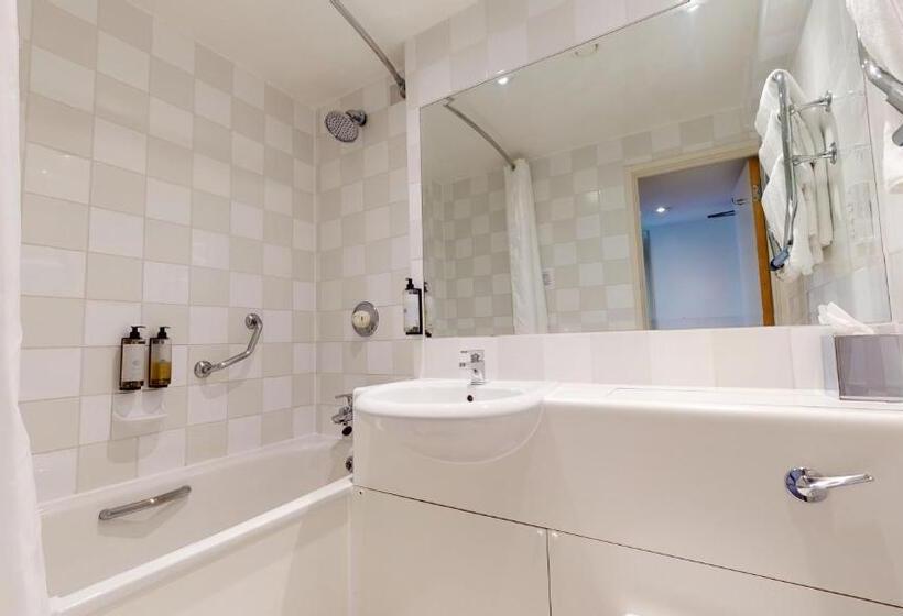 Номер Стандарт, Holiday Inn Basildon, An Ihg