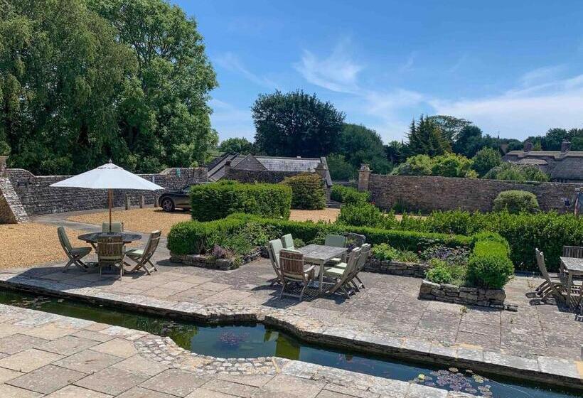 Quarto Estandar com Terraço, Mortons Manor