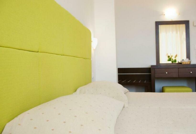Номер Стандарт, Arethusa Hotel Athens