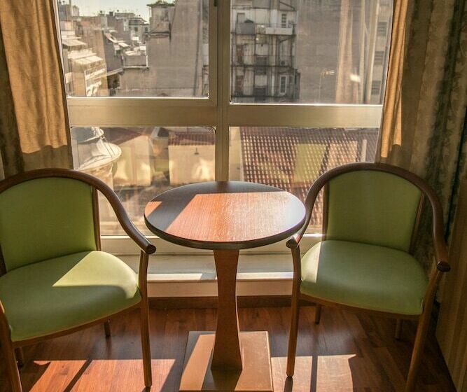 Номер Стандарт, Arethusa Hotel Athens