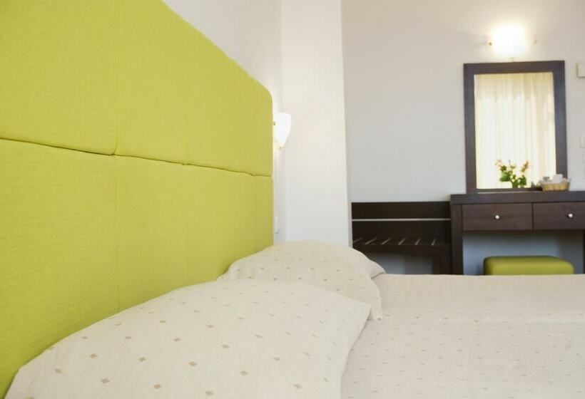 اتاق استاندارد سه نفره, Arethusa Hotel Athens