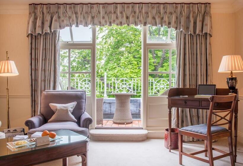 חדר קלאסי, Chewton Glen Hotel   An Iconic Luxury