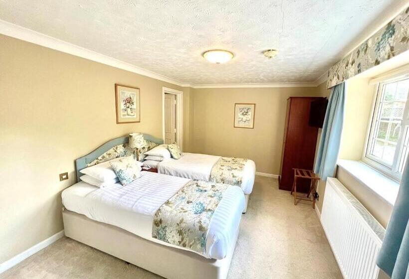 Семейный Номер, Passford House
