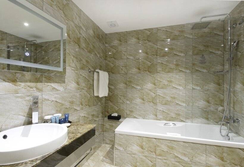 Люкс, Ramada By Wyndham Birmingham Solihull