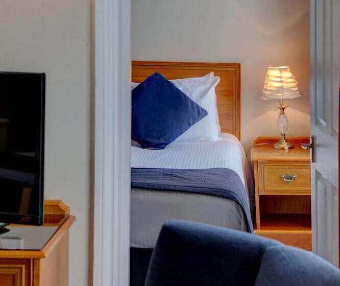 Номер Стандарт, New Continental Hotel; Sure Hotel Collection By Best Western