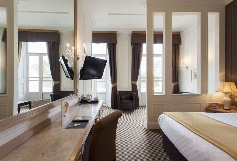 Полулюкс, Thistle London Hyde Park Lancaster Gate