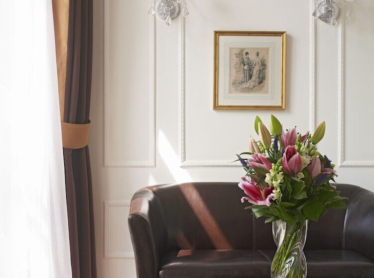 Полулюкс, Thistle London Hyde Park Lancaster Gate