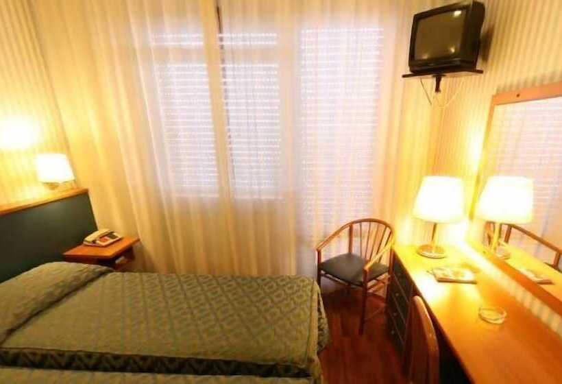 اتاق استاندارد, B&b Hotel Riviera Celle Ligure