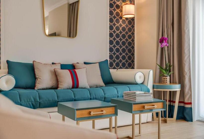 سوییت جونیور سوپریور, Grand Hotel & Riviera