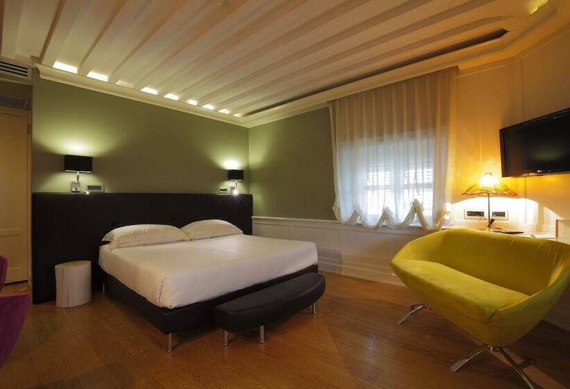 اتاق لوکس, Albergo Celide