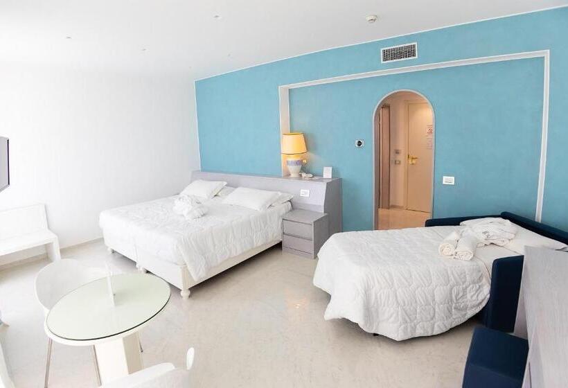 Номер Deluxe, Grand Hotel Costa Brada