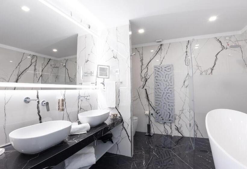 Люкс Вид на Море, Grand Hotel Costa Brada