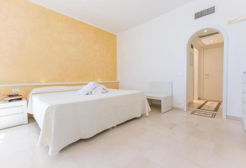 Трехместный Номер Комфорт, Grand Hotel Costa Brada