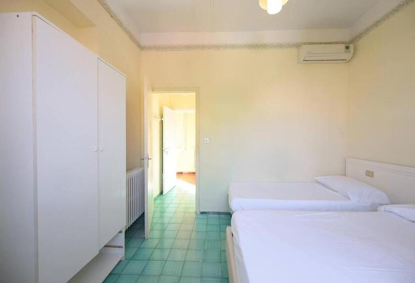 Номер Стандарт Трехместный, Villa Diana   Beach & Rooms