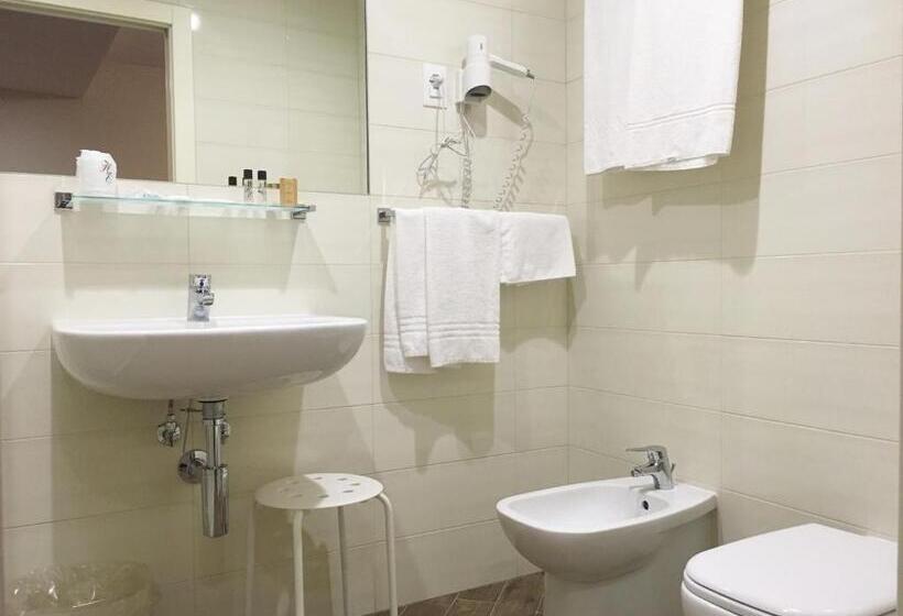 اتاق استاندارد سه نفره, Excelsior Pavia