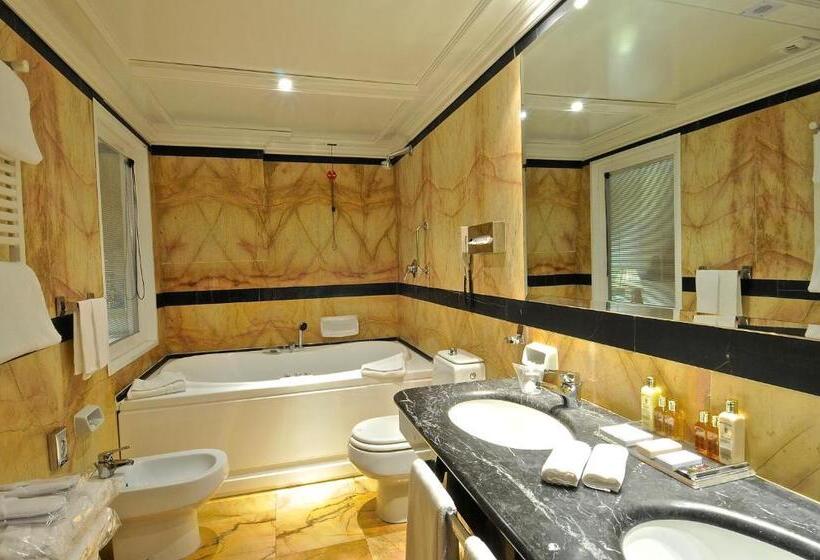 اتاق لوکس سه تخته, Parco Dei Principi Grand Hotel & Spa