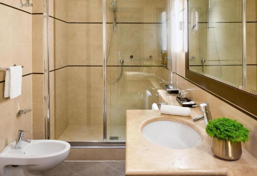 家庭间, Starhotels Tourist
