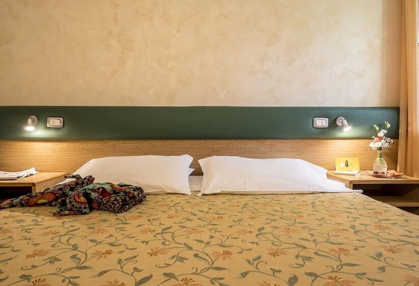 اتاق کلاسیک, Vega Perugia
