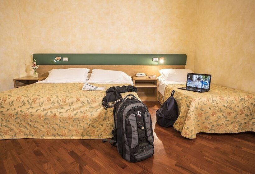 اتاق کلاسیک سه تخته, Vega Perugia