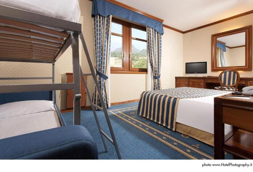 اتاق لوکس سه تخته, Grand Hotel Trento