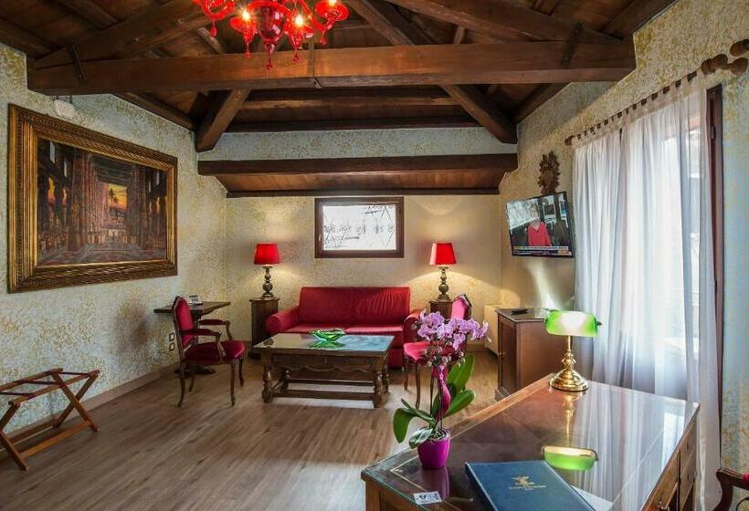 Suite with Terrace, La Fenice Et Des Artistes