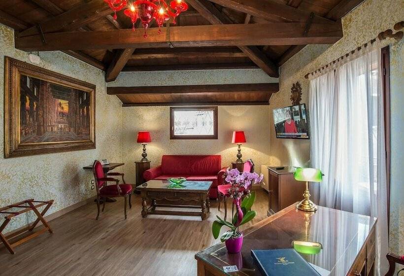 Suite with Terrace, La Fenice Et Des Artistes