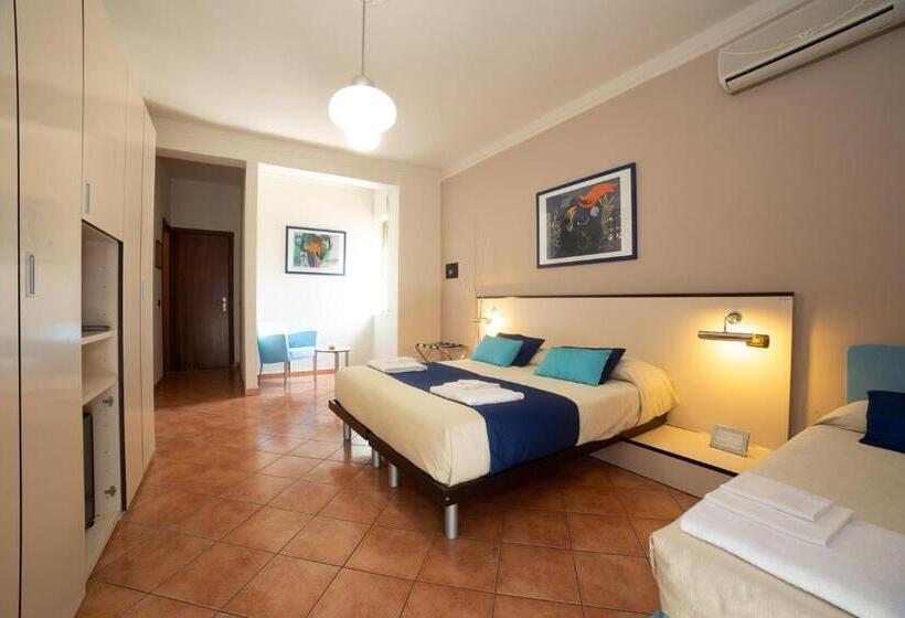 Трехместный Номер Комфорт, Mediterraneo