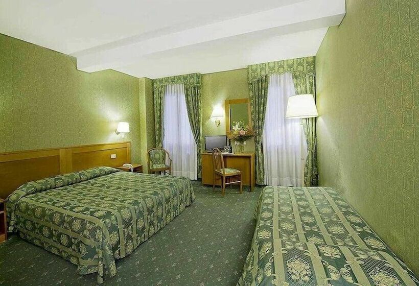 اتاق استاندارد سه نفره, Nazionale