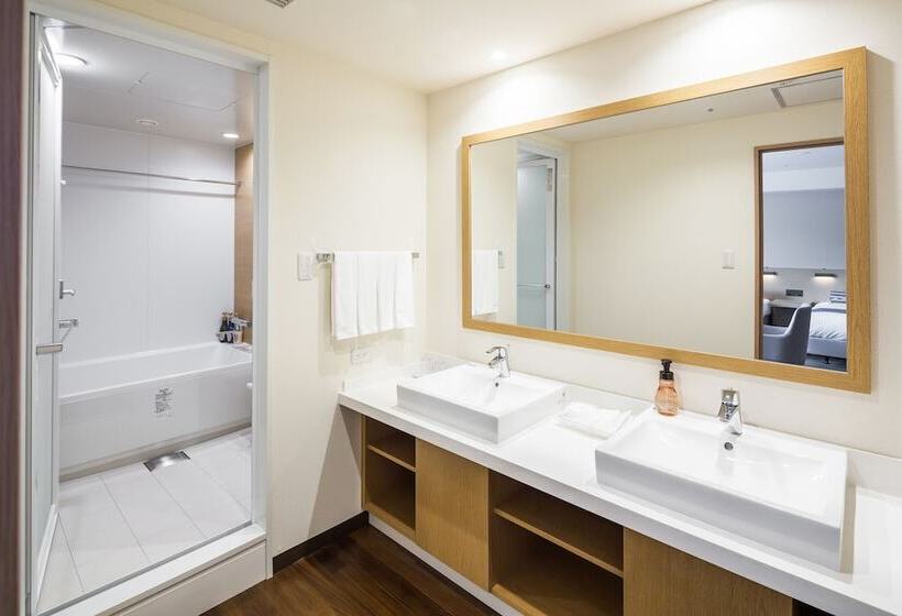 Четырехместный Номер Deluxe, Art Hotel Ishigakijima