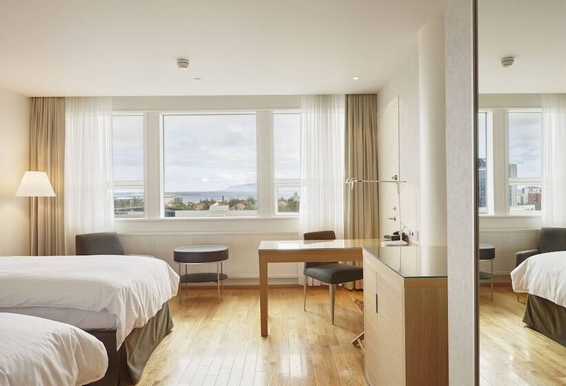 اتاق استاندارد با چشم‌انداز کوهستان, Hilton Reykjavik Nordica