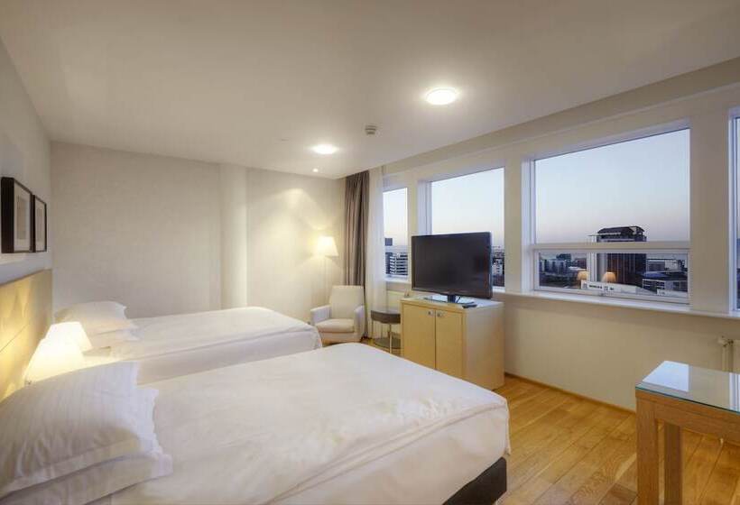 اتاق استاندارد با چشم‌انداز کوهستان, Hilton Reykjavik Nordica